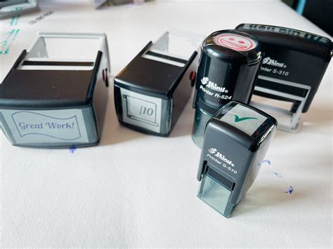 تلفظ stamp